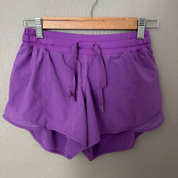 LULULEMON Hotty Hot Shorts in Purple Casual Size 6 workout casual comfort - Picture 1 of 4